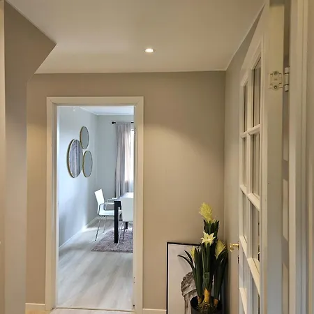 Апартаменты 6-bedroom With Scenic Views *