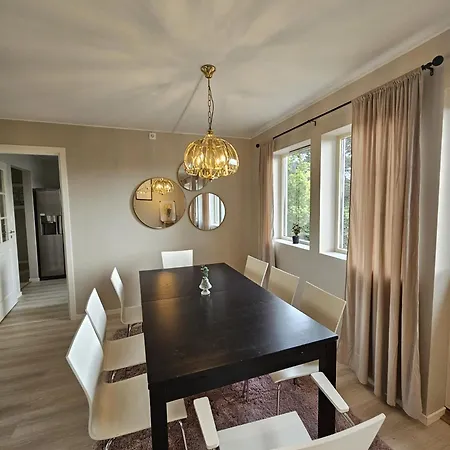 6-bedroom With Scenic Views Апартаменты