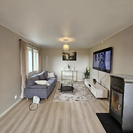 Апартаменты 6-bedroom With Scenic Views *