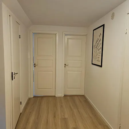 Апартаменты 6-bedroom With Scenic Views *