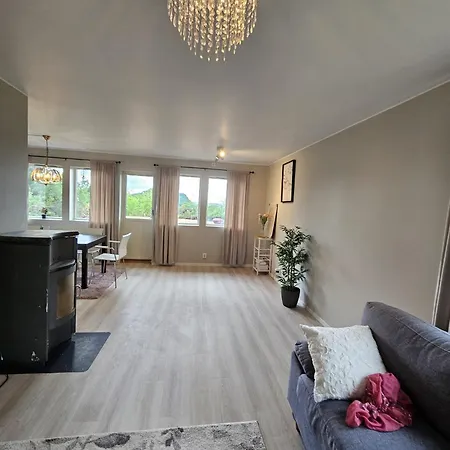 6-bedroom With Scenic Views Апартаменты *